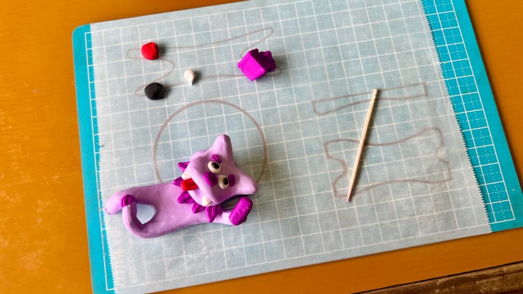 シーサー作り体験で、製作中のゆるキャラ風なシーサー